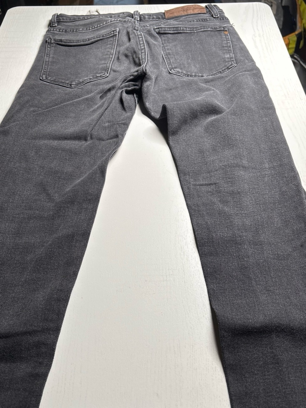 Zara Men's Slim Straight Jeans in Charcoal Grey